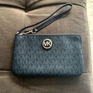 BRAND NEW MICHEAL KORS WRISTLET